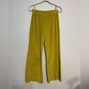 Monrow Terry Cloth High Rise Flare Sweat Pant in Green - Small